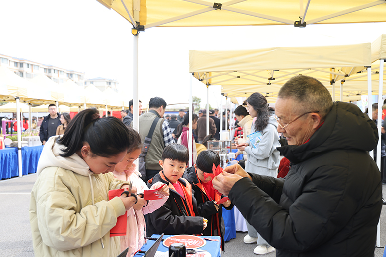 2025年鹽城市“三下鄉(xiāng)·三進城”集中服務活動暨全民閱讀春風行動、“春風潤心”文明實踐活動